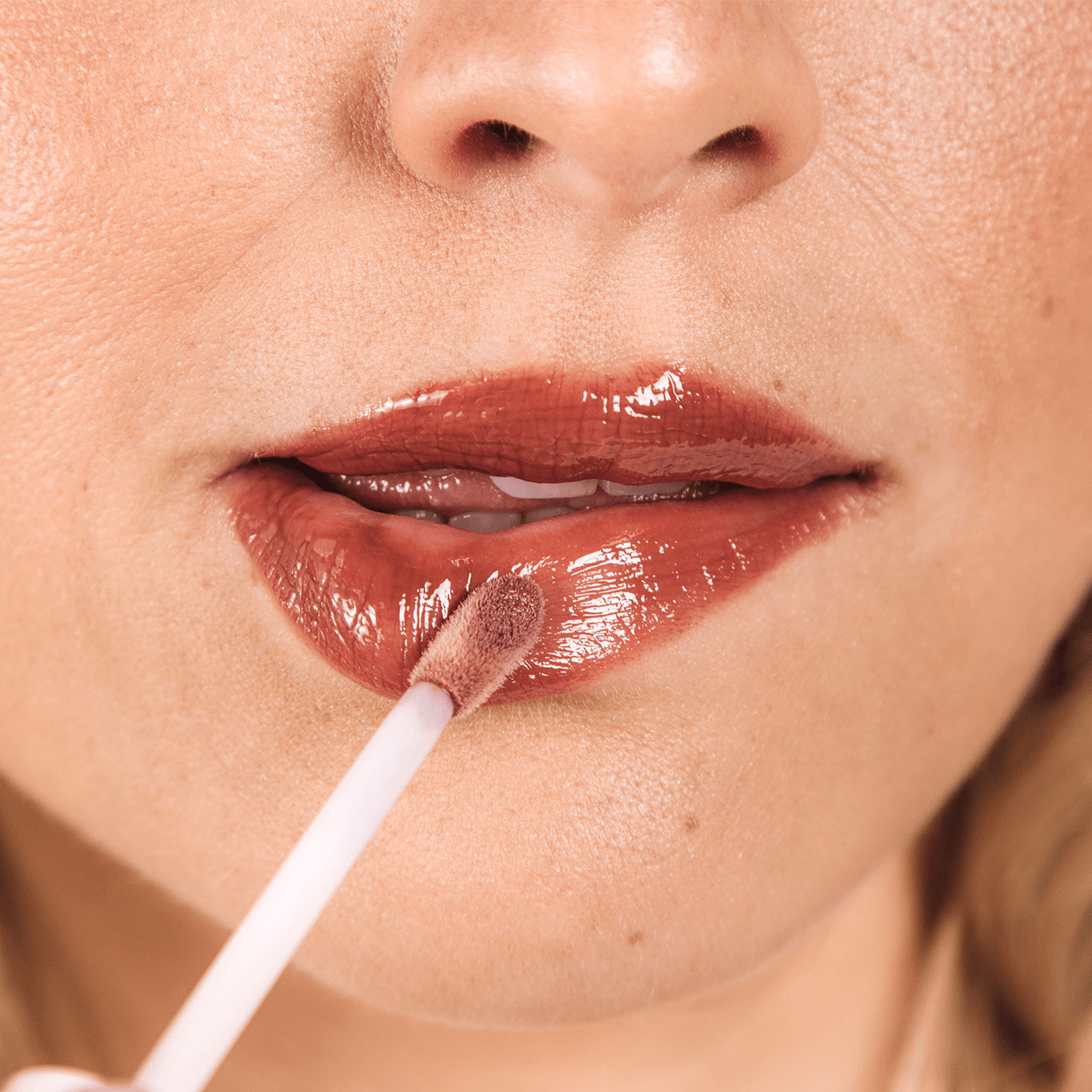 Glossy Lip Tint Plumping Tinted Lip Oil - PÜR Beauty 